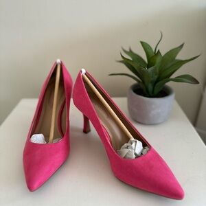 NWT Kelly & Katie Vibrant Pink Heels